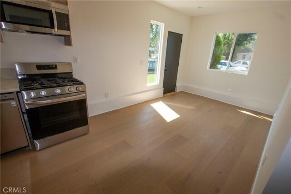 Picture of Apartment For Rent in Woodland Hills, California, United States