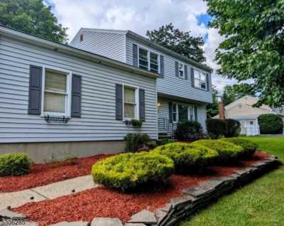 Home For Sale in Randolph, New Jersey