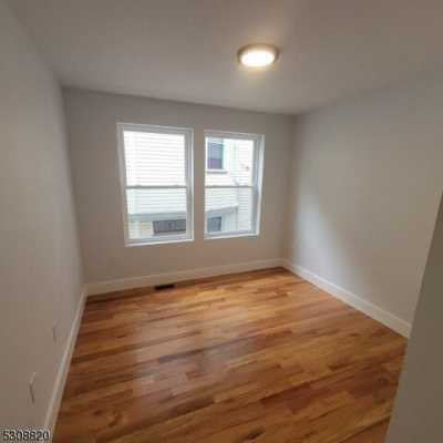 Home For Rent in Newark, New Jersey