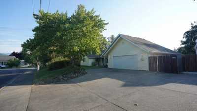 Home For Sale in Grants Pass, Oregon