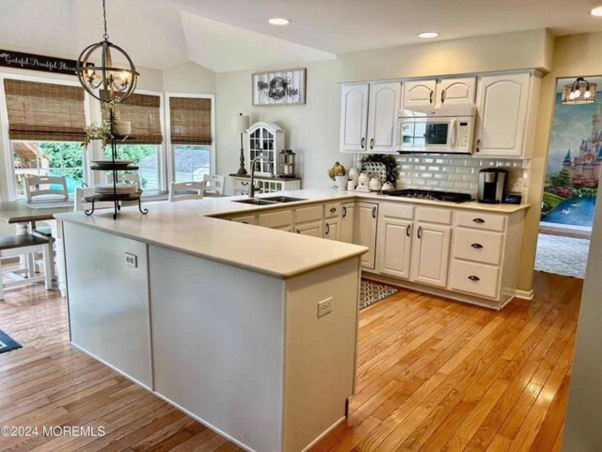 Picture of Home For Sale in Manahawkin, New Jersey, United States