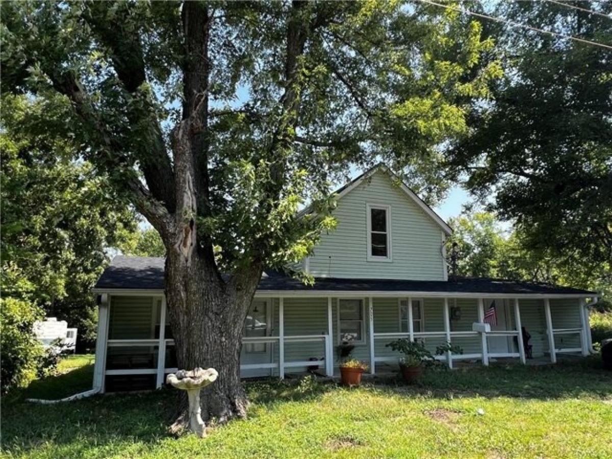 Picture of Home For Sale in Holden, Missouri, United States