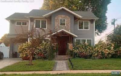 Home For Sale in Elmwood Park, New Jersey