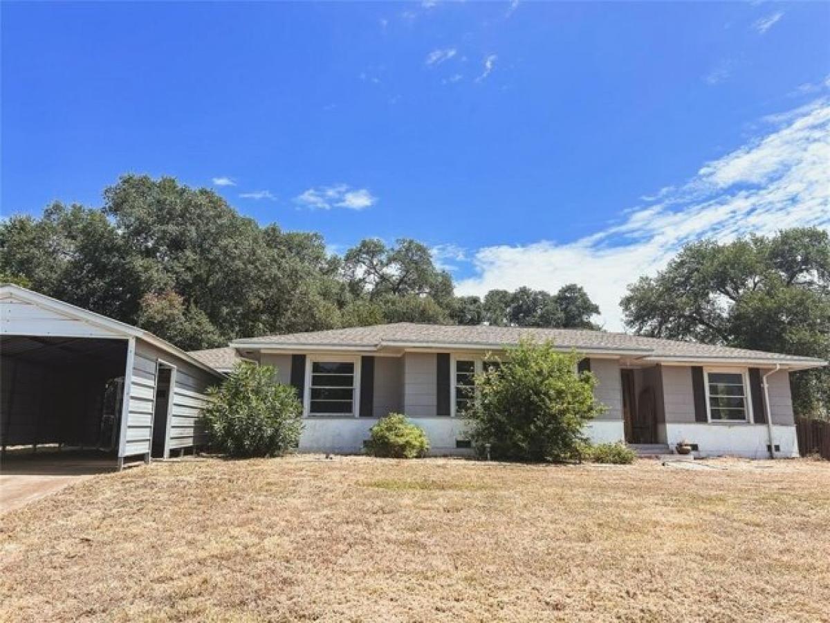 Picture of Home For Sale in La Grange, Texas, United States