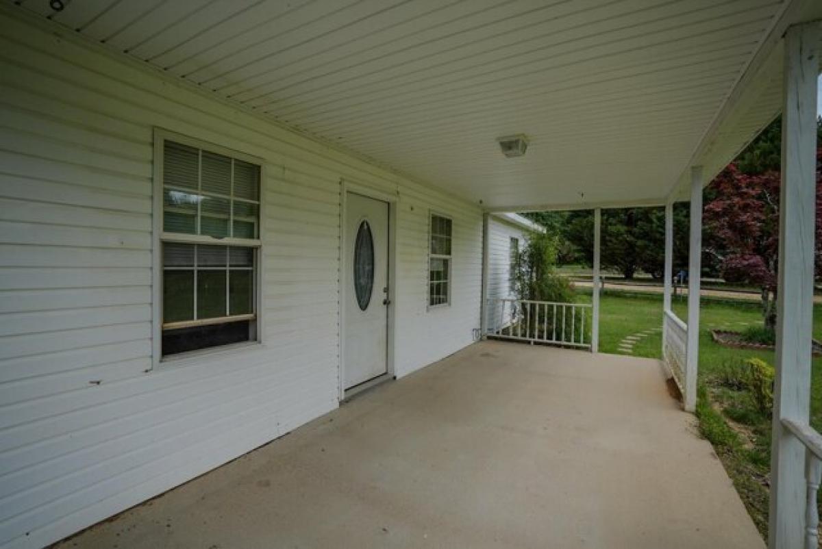 Picture of Home For Sale in Haleyville, Alabama, United States