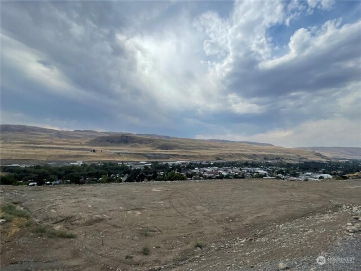 Picture of Residential Land For Sale in Okanogan, Washington, United States