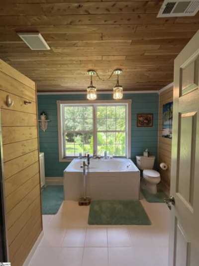 Home For Sale in Fountain Inn, South Carolina