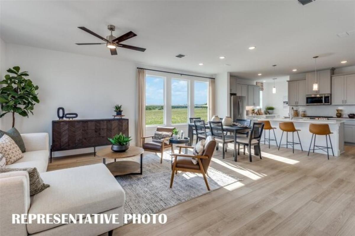 Picture of Home For Sale in Crowley, Texas, United States