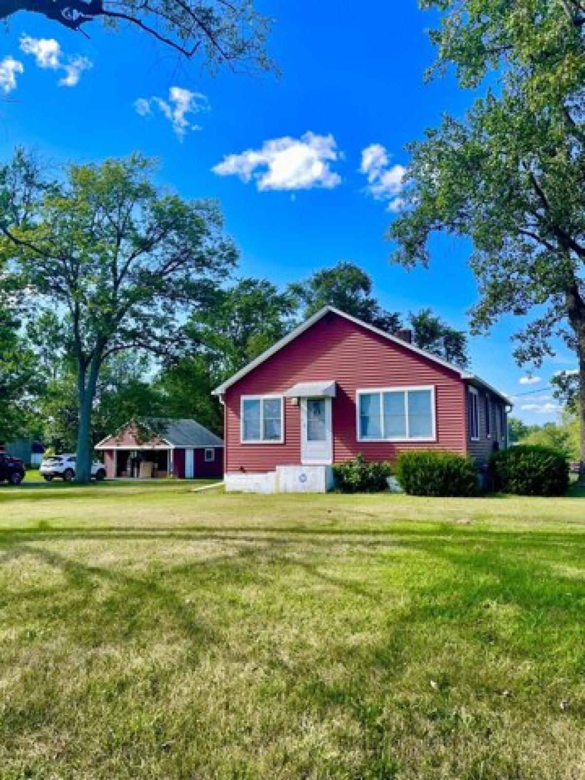 Picture of Home For Sale in Lowell, Indiana, United States