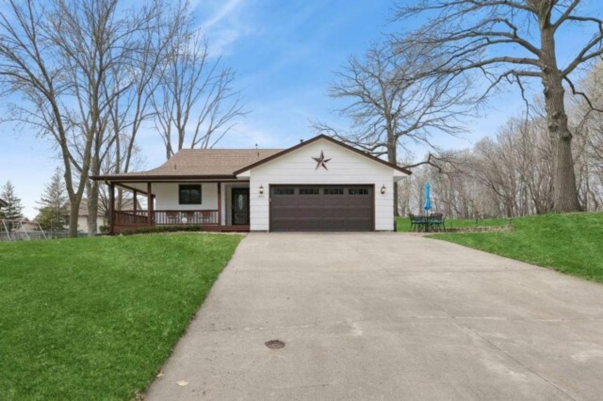 Picture of Home For Sale in Maple Grove, Minnesota, United States