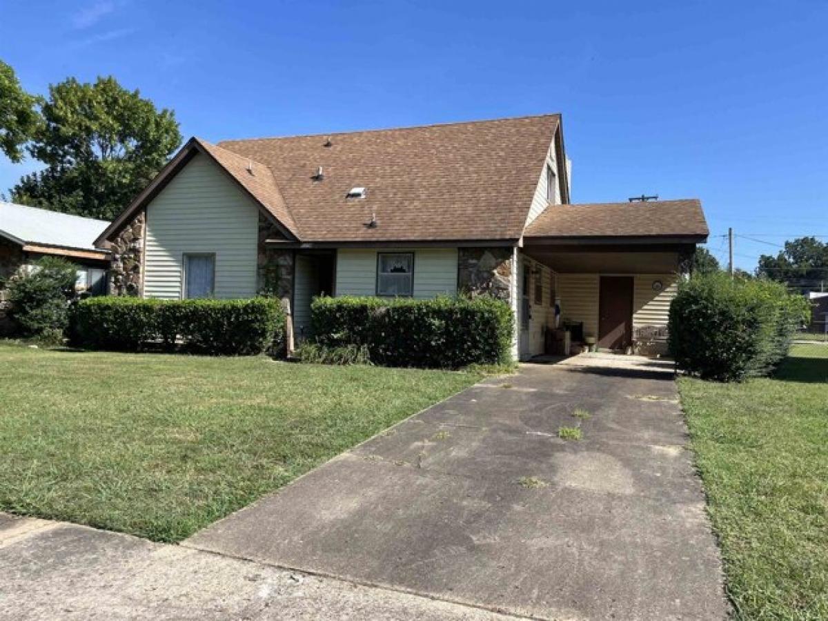 Picture of Home For Sale in Millington, Tennessee, United States