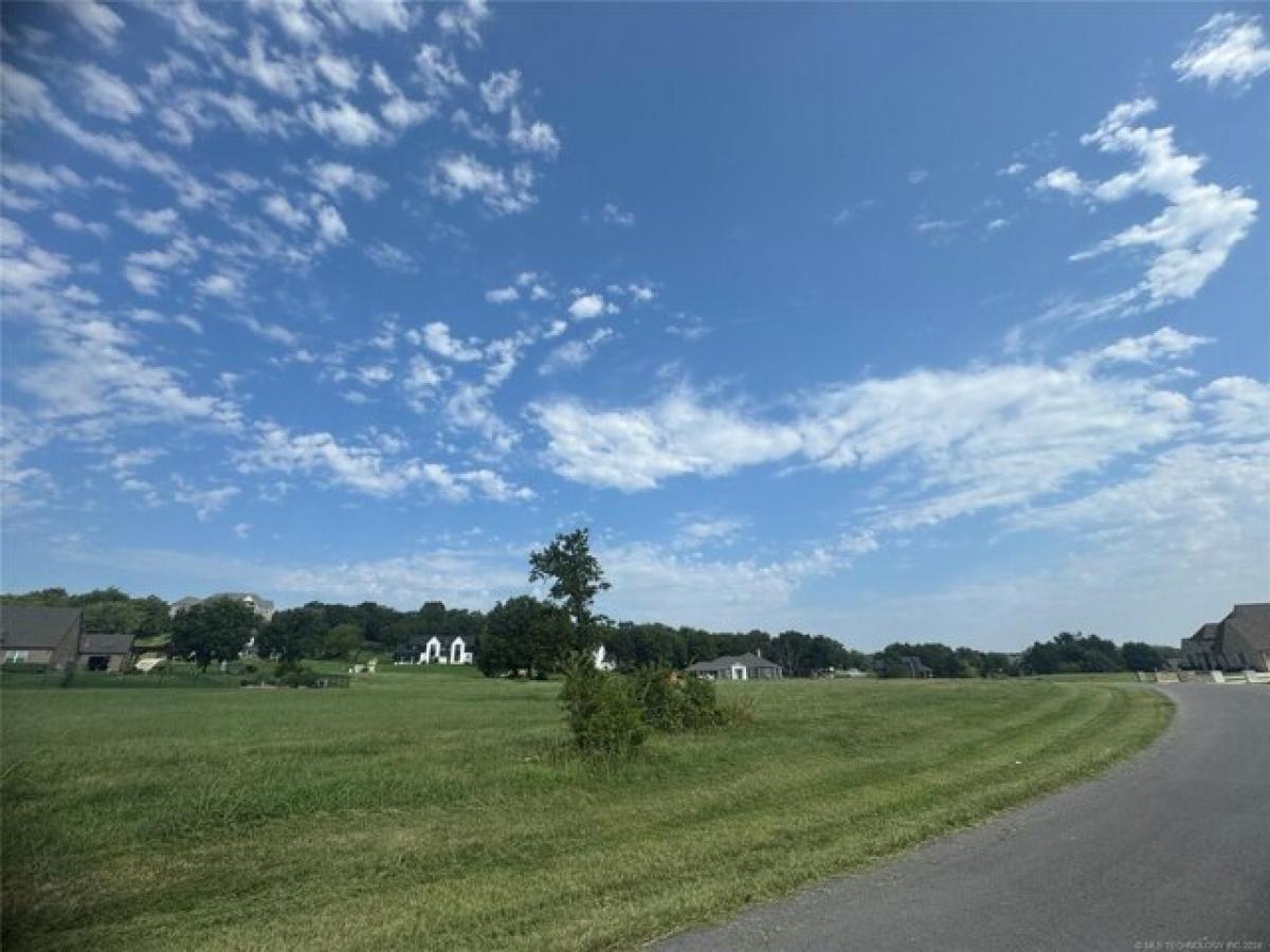 Picture of Residential Land For Sale in Broken Arrow, Oklahoma, United States