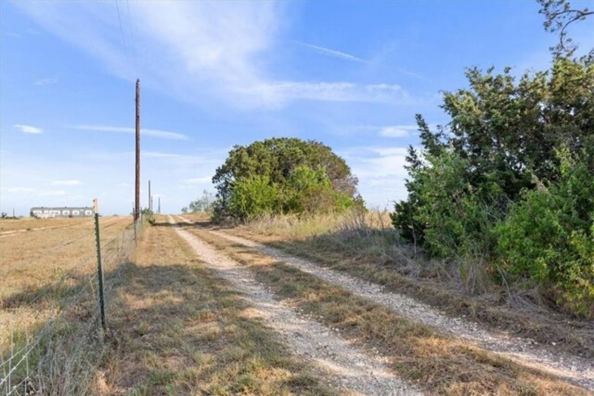 Picture of Residential Land For Sale in Clifton, Texas, United States