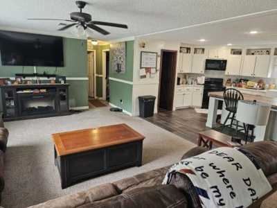 Home For Sale in Weirsdale, Florida