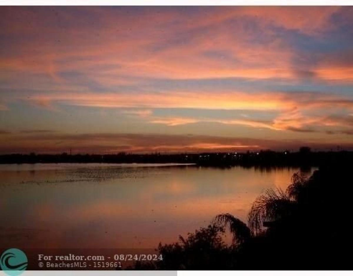 Picture of Home For Sale in Oakland Park, Florida, United States