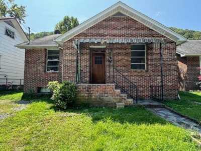 Home For Sale in Pineville, West Virginia