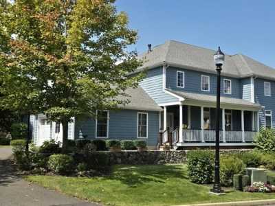 Home For Sale in Middlebury, Connecticut