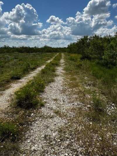 Residential Land For Sale in Waelder, Texas