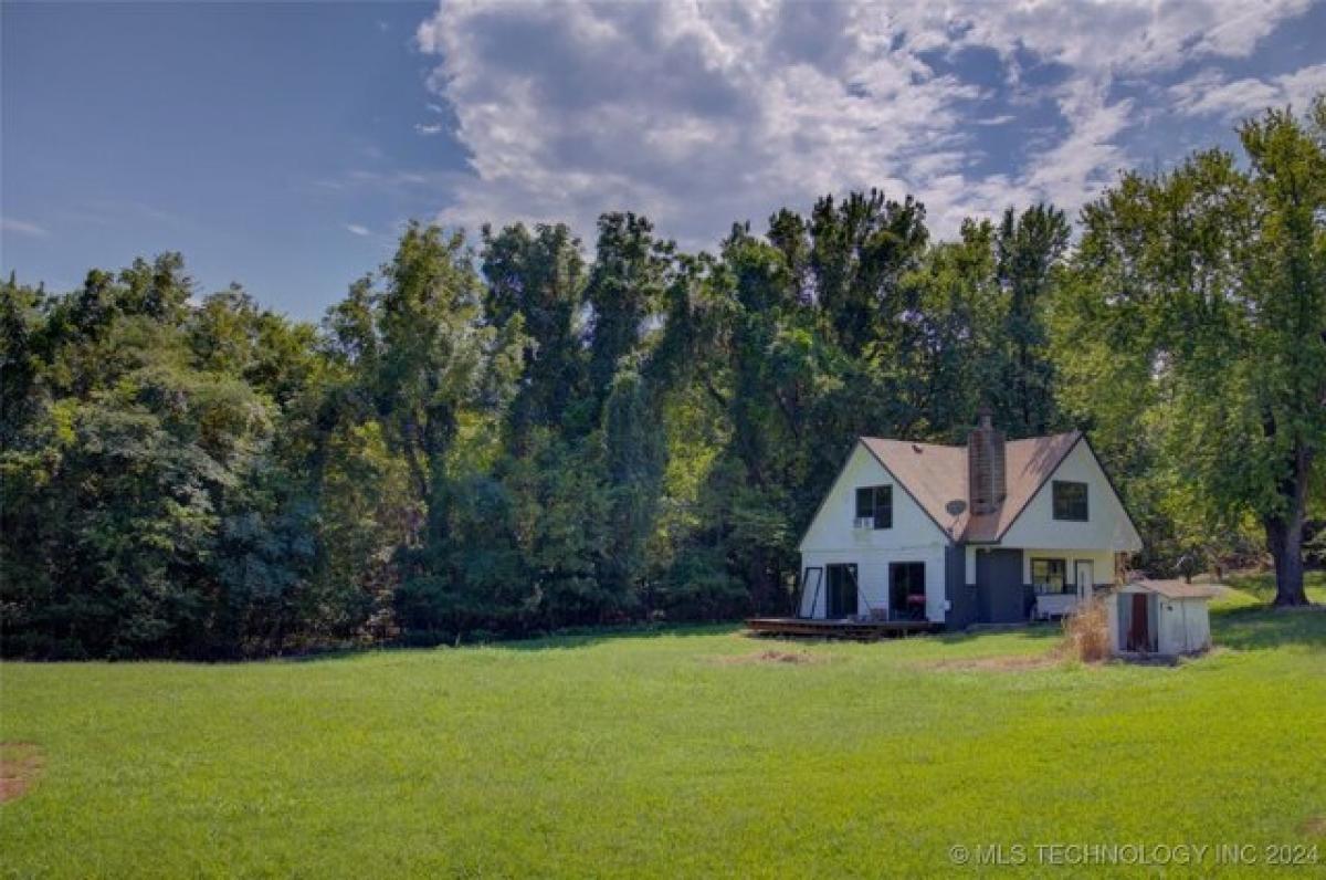 Picture of Home For Sale in Cleveland, Oklahoma, United States