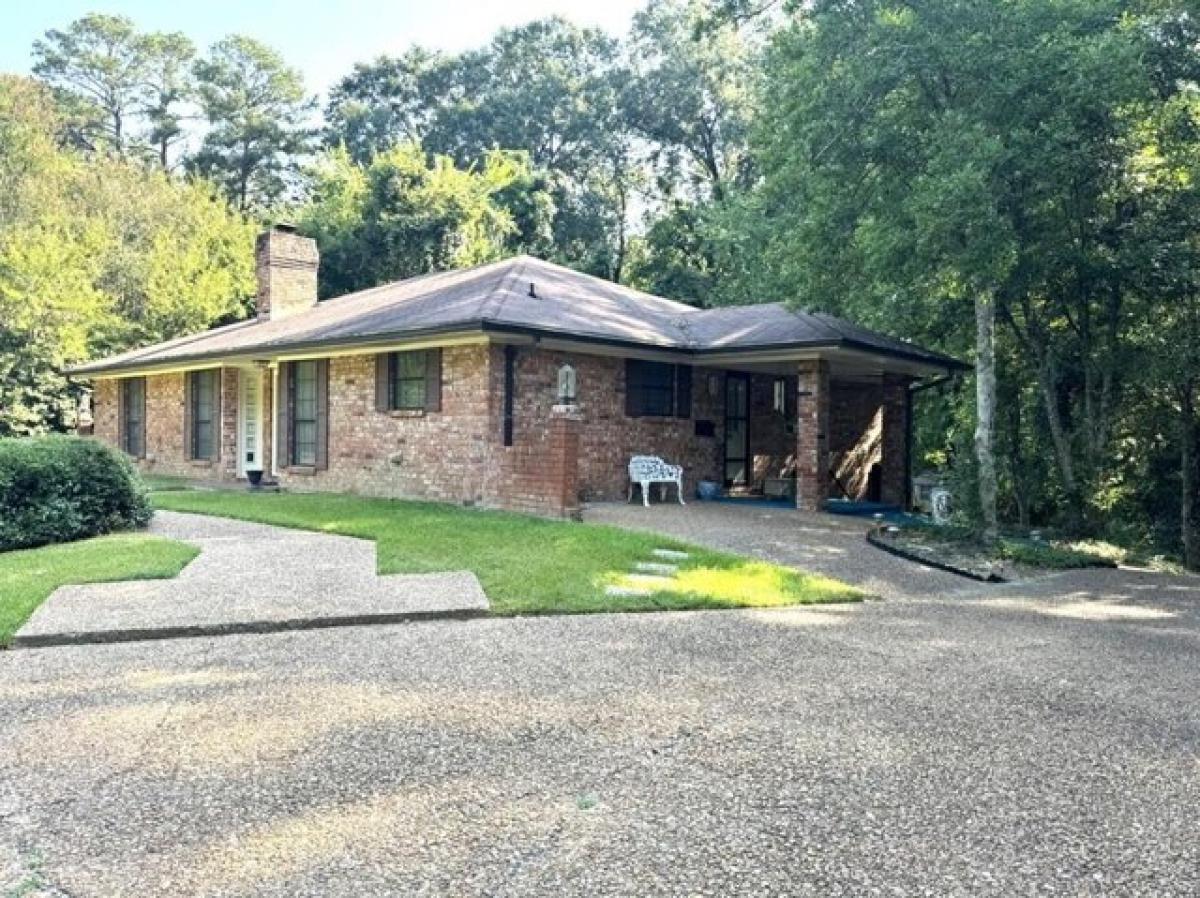 Picture of Home For Sale in Natchez, Mississippi, United States