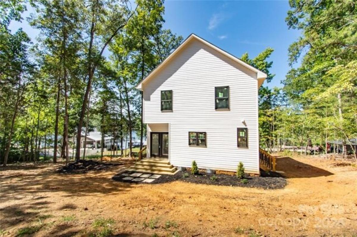 Picture of Home For Sale in Norwood, North Carolina, United States