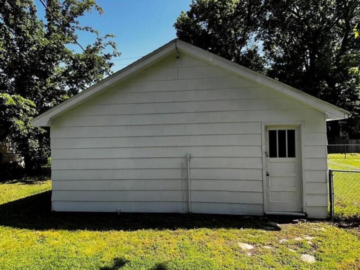 Picture of Home For Sale in Coffeyville, Kansas, United States