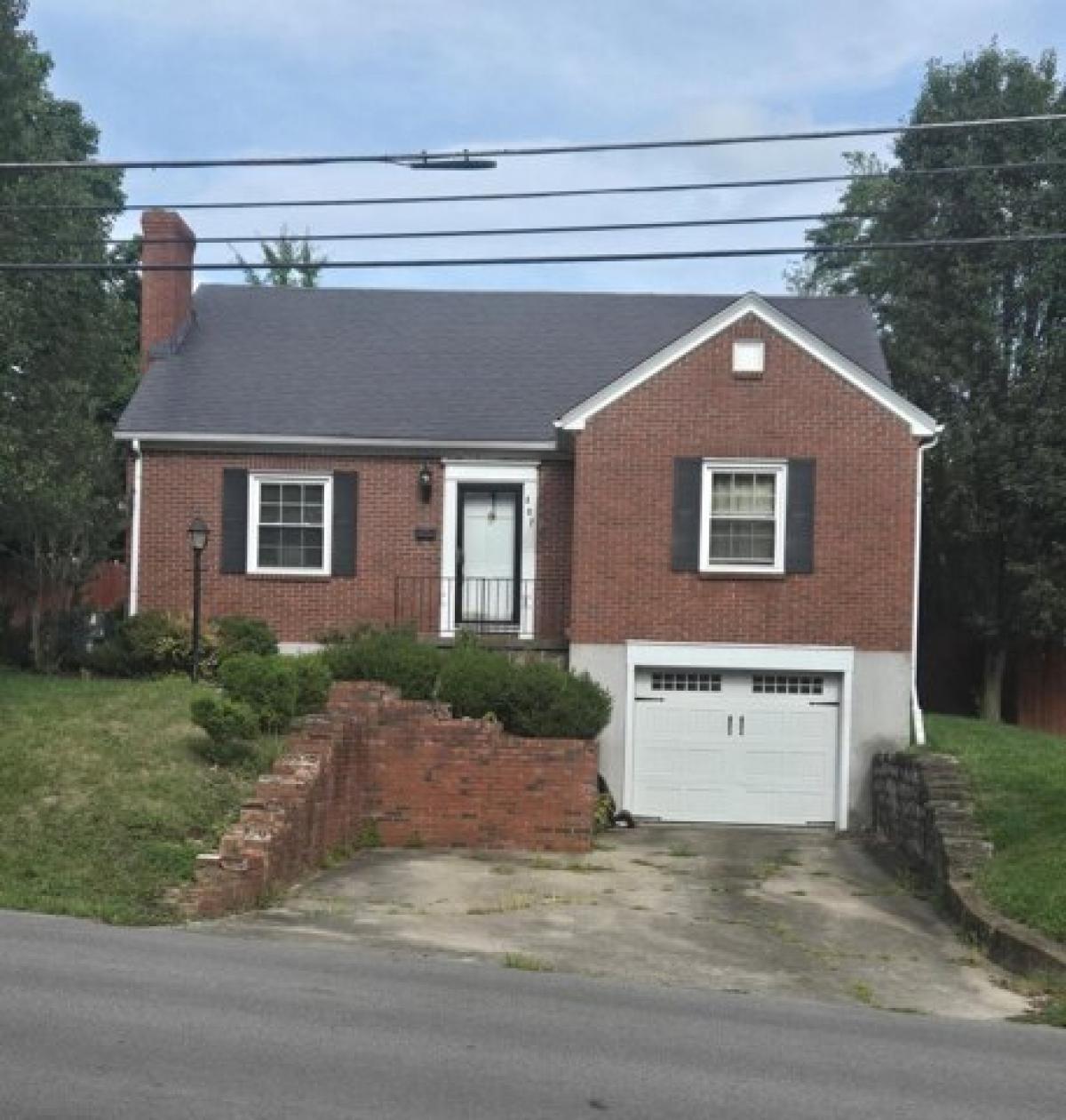 Picture of Home For Sale in Lancaster, Kentucky, United States