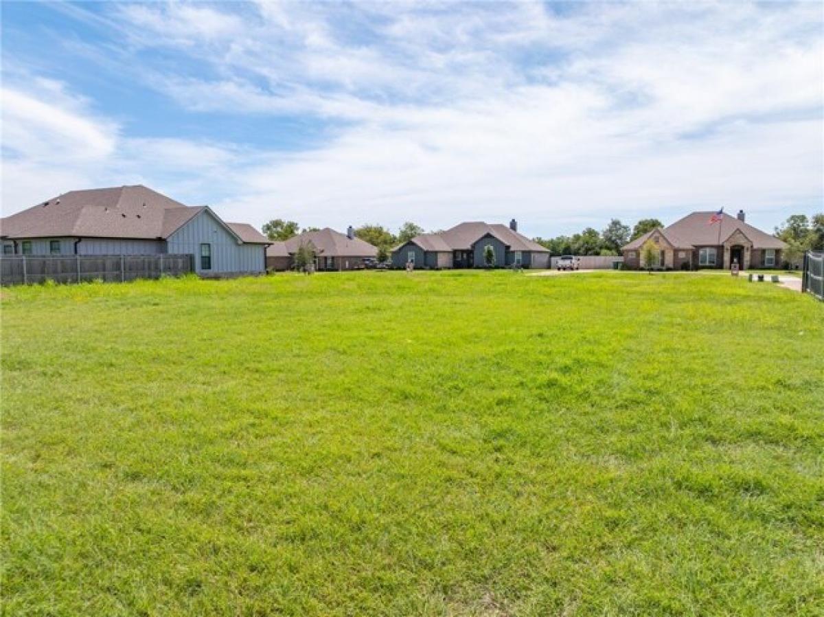 Picture of Residential Land For Sale in Robinson, Texas, United States