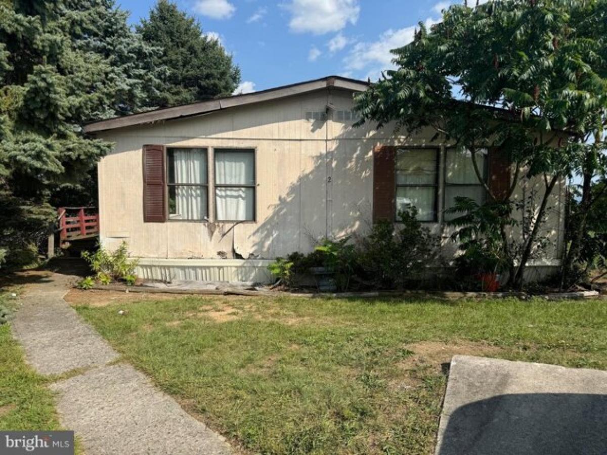 Picture of Home For Sale in Carlisle, Pennsylvania, United States