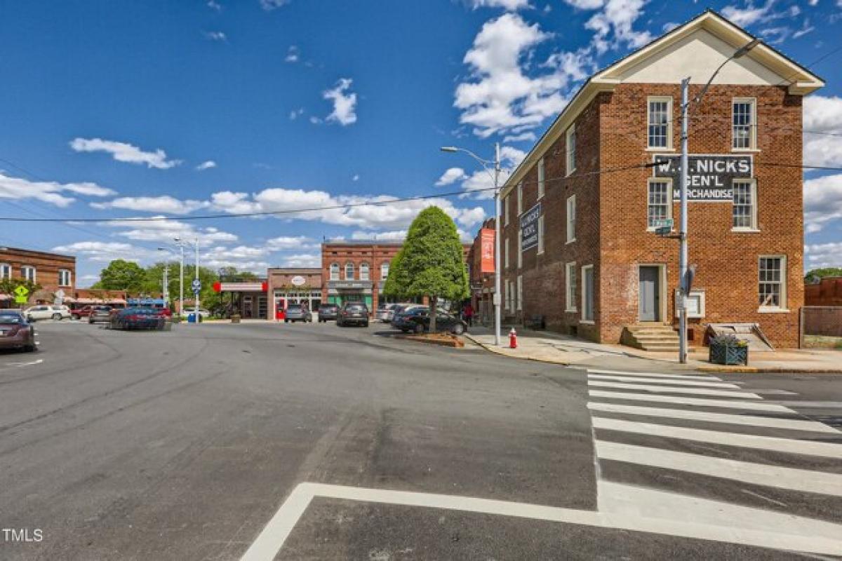 Picture of Home For Sale in Graham, North Carolina, United States