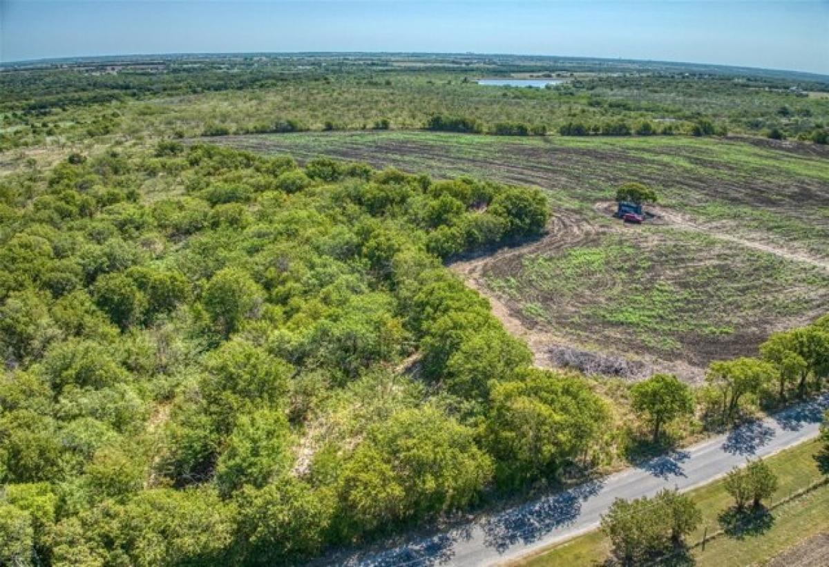 Picture of Residential Land For Sale in Ennis, Texas, United States