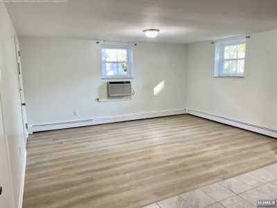 Home For Rent in Fort Lee, New Jersey