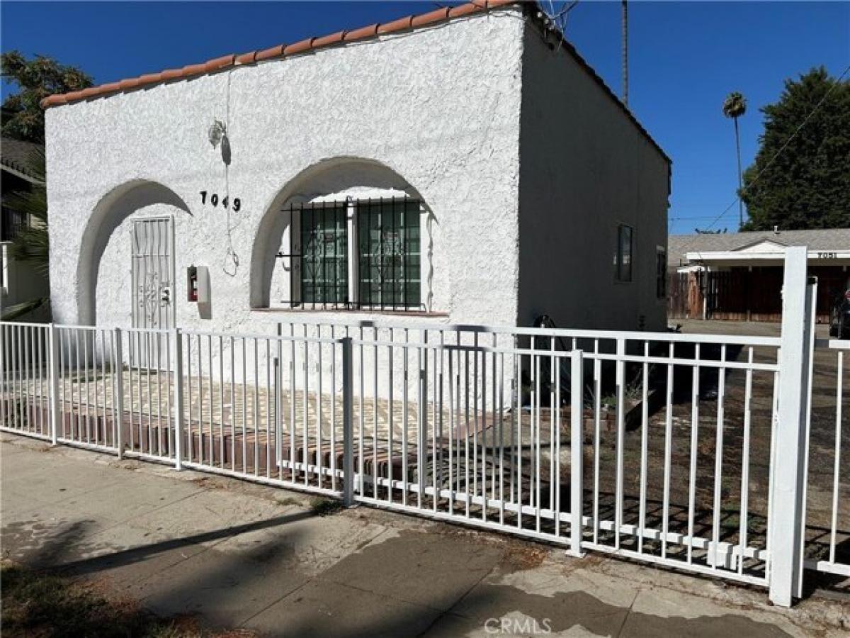 Picture of Home For Rent in Canoga Park, California, United States