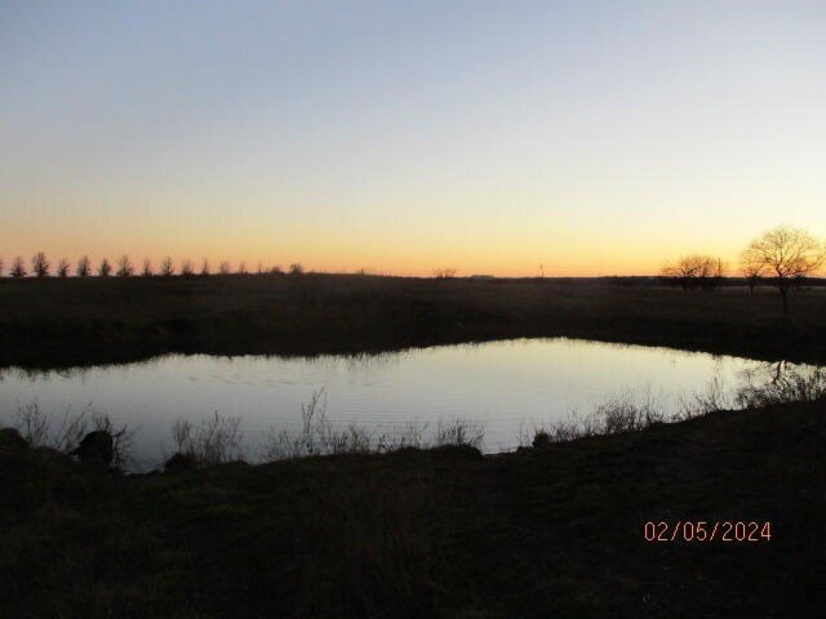 Picture of Residential Land For Sale in Welch, Oklahoma, United States