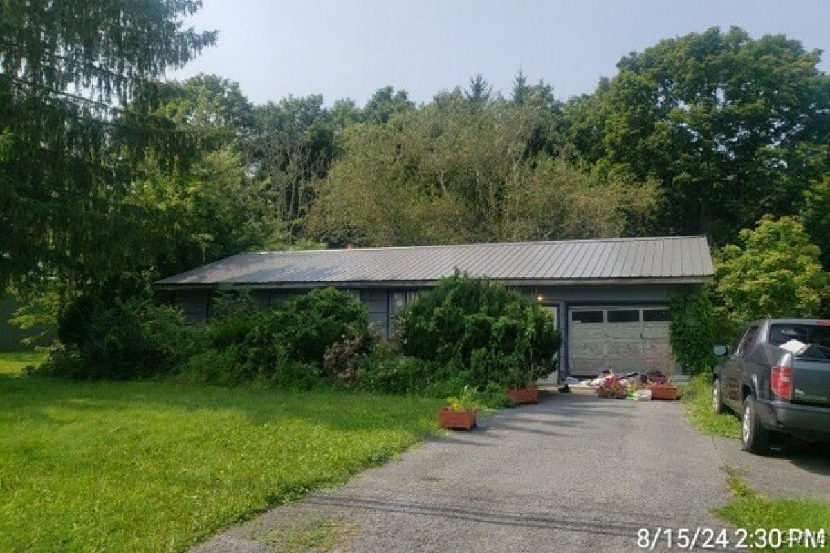 Picture of Home For Sale in Cortland, New York, United States