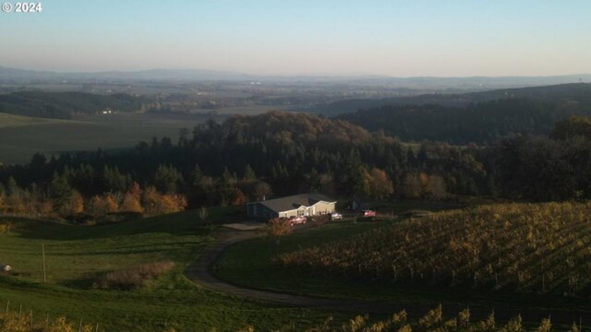 Picture of Home For Sale in Sheridan, Oregon, United States