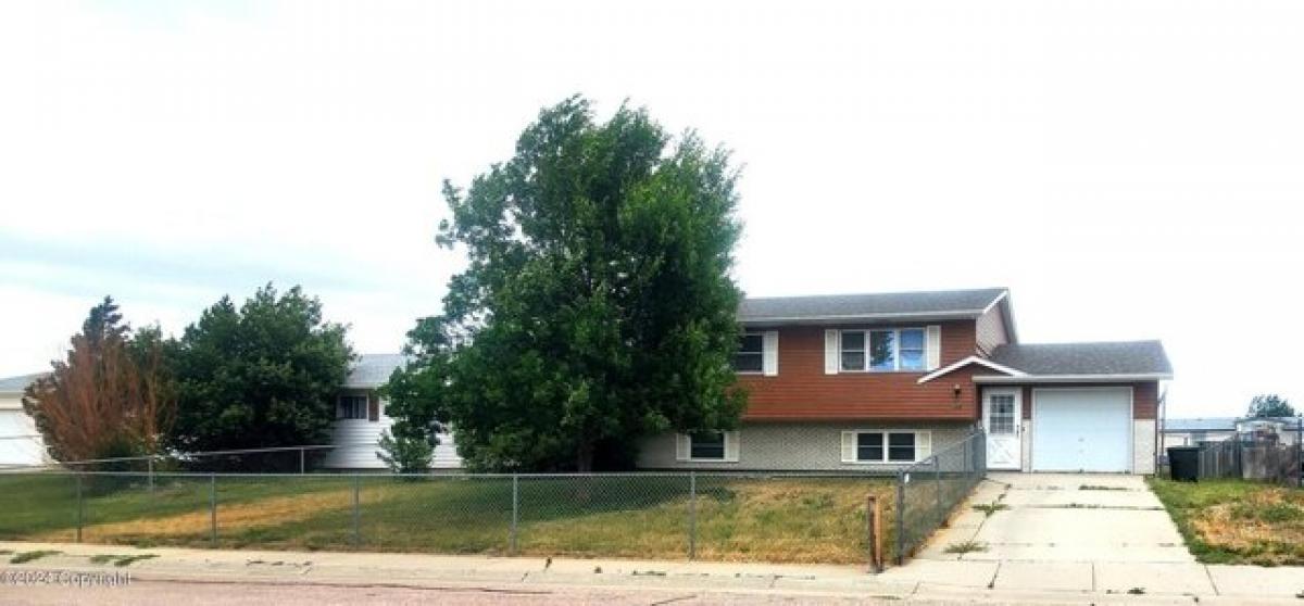 Picture of Home For Sale in Gillette, Wyoming, United States