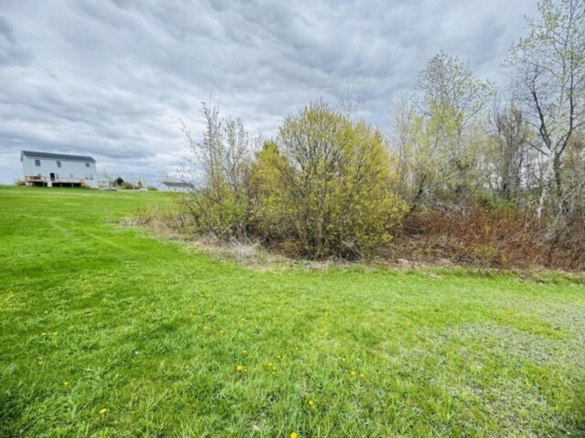 Picture of Home For Sale in Presque Isle, Maine, United States