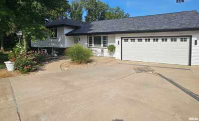 Home For Sale in Mapleton, Illinois