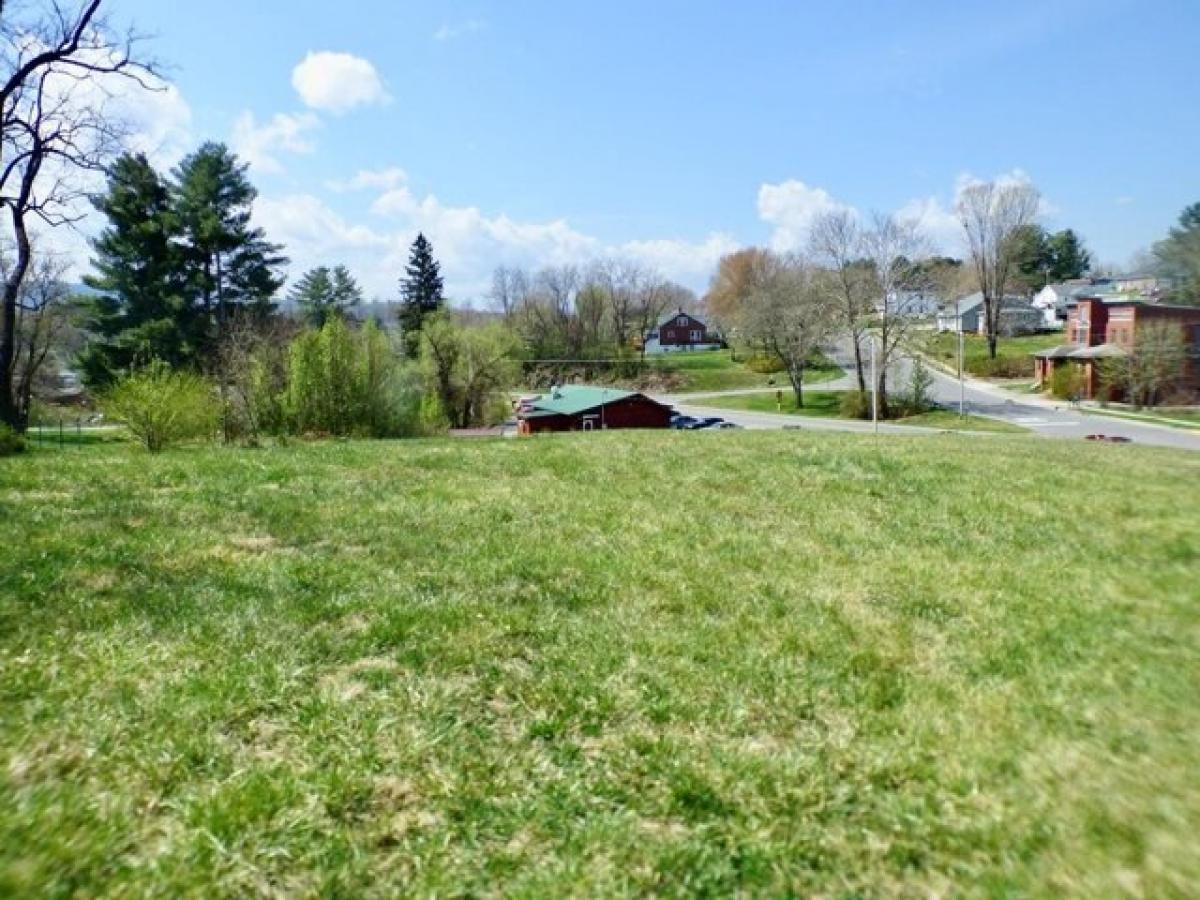 Picture of Residential Land For Sale in Wytheville, Virginia, United States