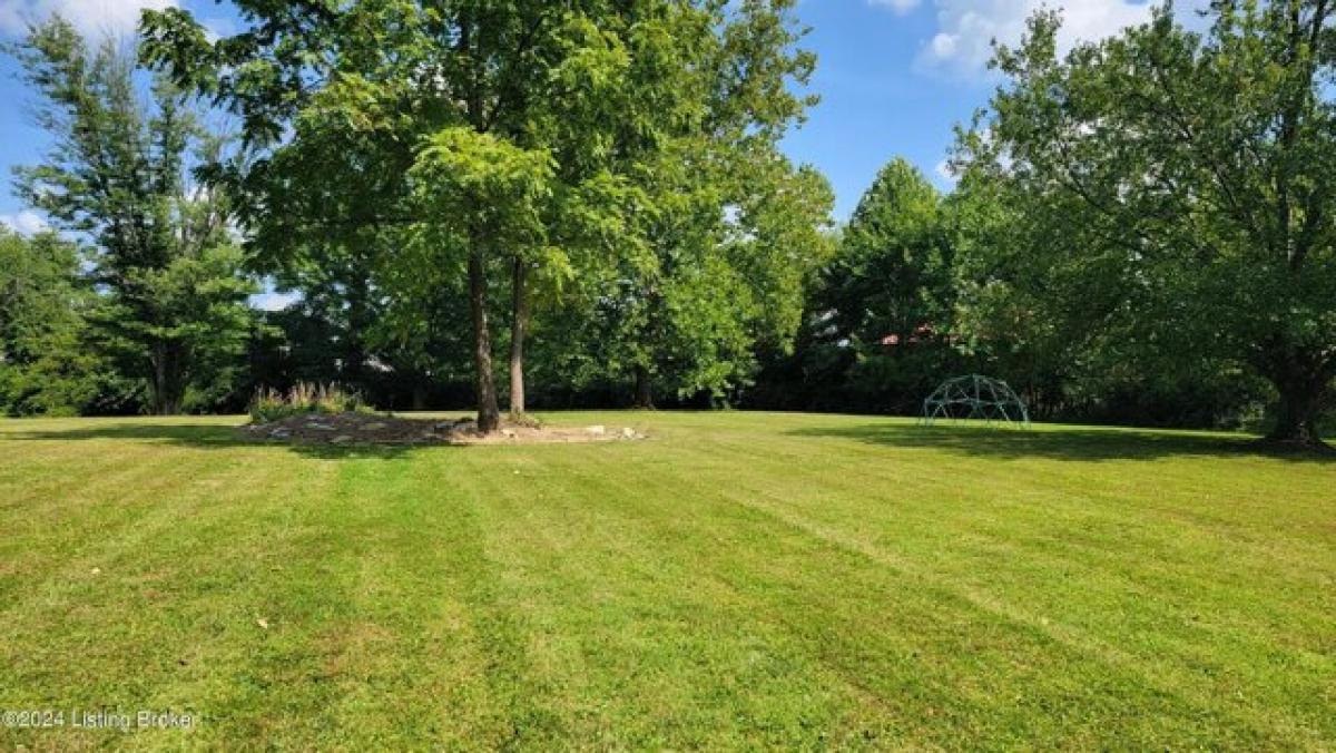 Picture of Residential Land For Sale in Crestwood, Kentucky, United States