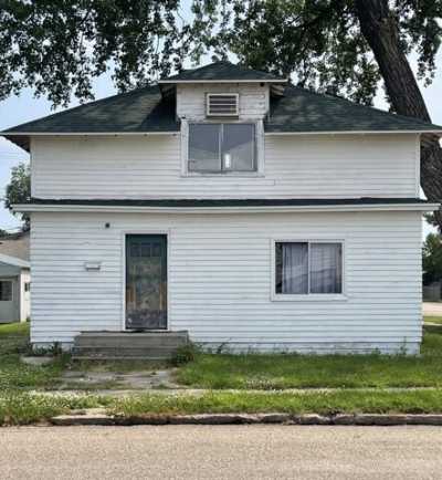 Home For Sale in Mobridge, South Dakota