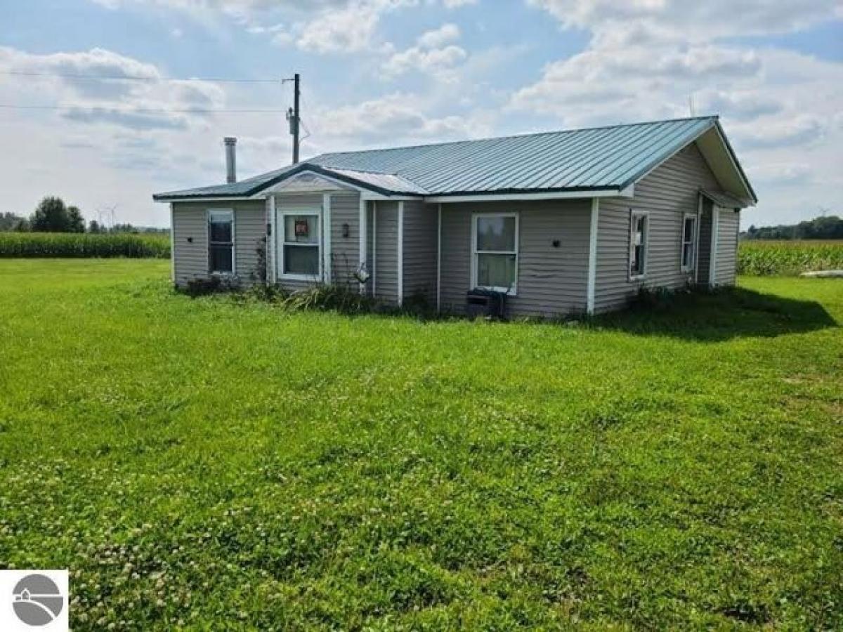 Picture of Home For Sale in Farwell, Michigan, United States