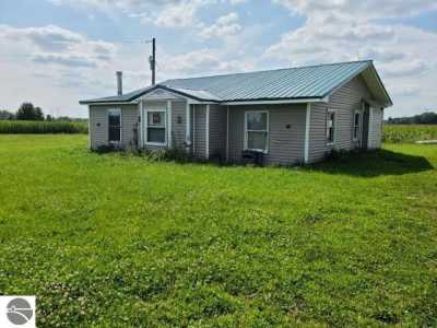 Home For Sale in Farwell, Michigan