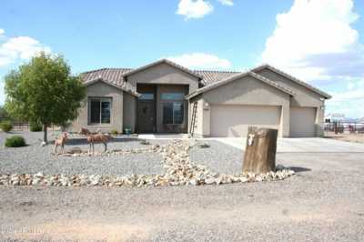 Home For Sale in Wittmann, Arizona