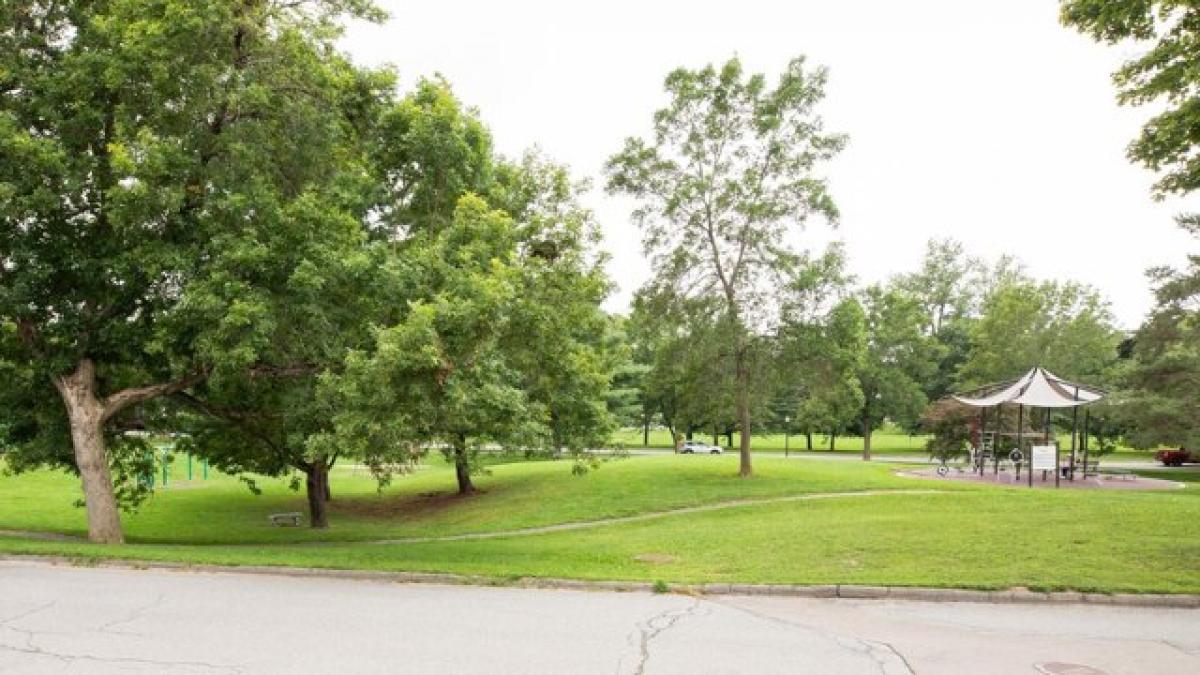 Picture of Home For Sale in Bangor, Maine, United States