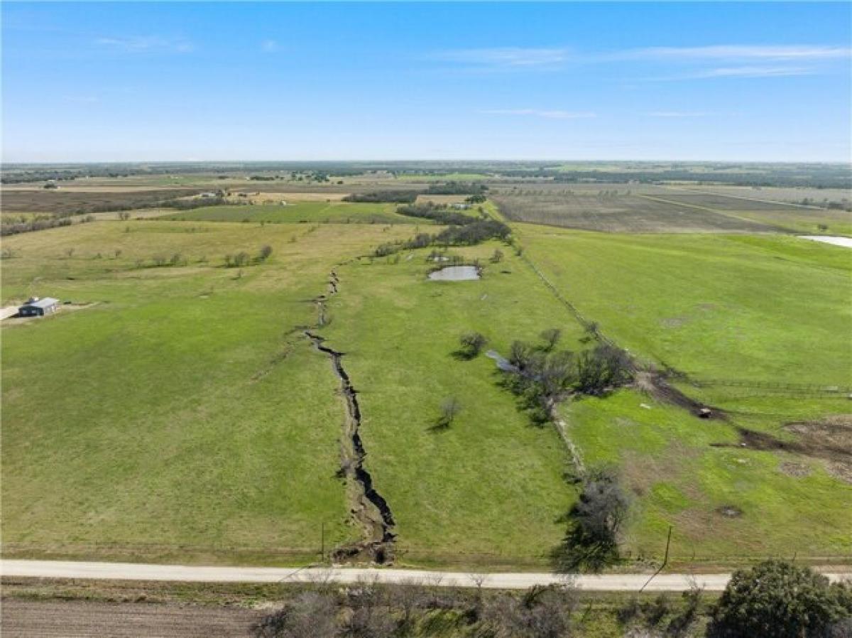 Picture of Residential Land For Sale in Lott, Texas, United States