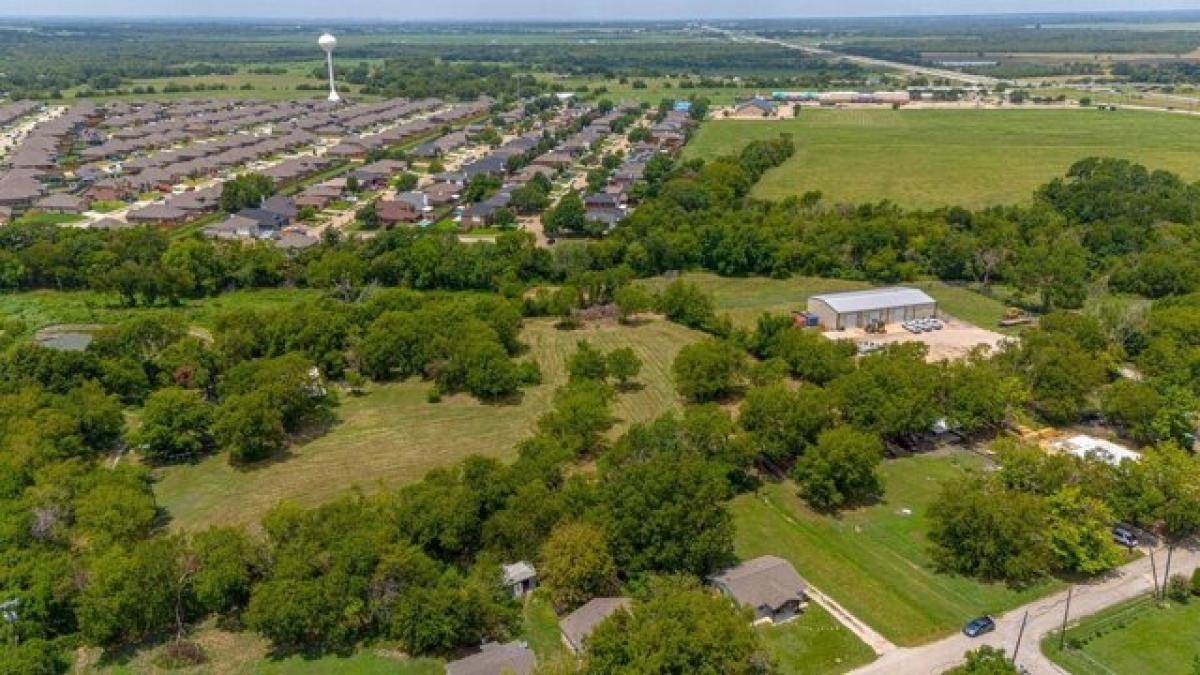 Picture of Residential Land For Sale in Crandall, Texas, United States