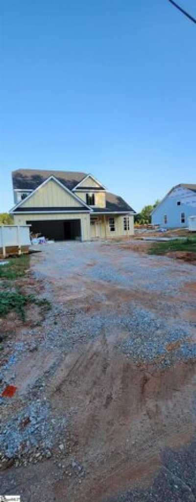 Home For Sale in Greer, South Carolina