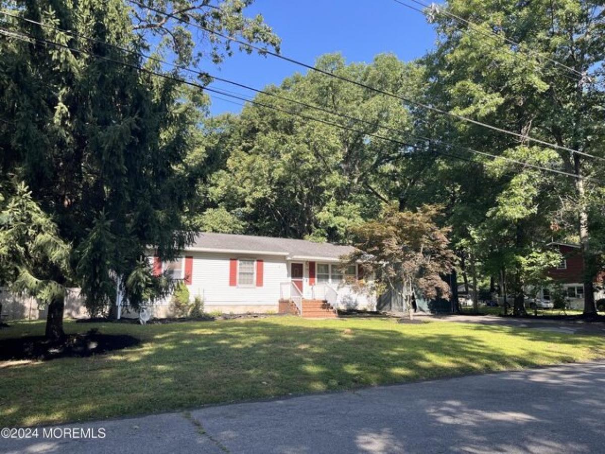 Picture of Home For Sale in Jackson, New Jersey, United States